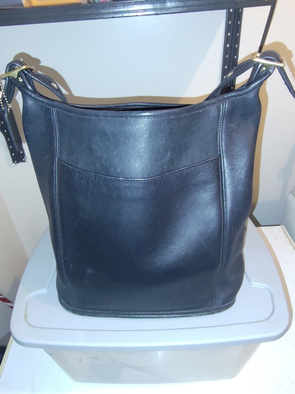 Vintage 1999 #9060 Coach Black Leather Shoulder Sac with Gold Hardware